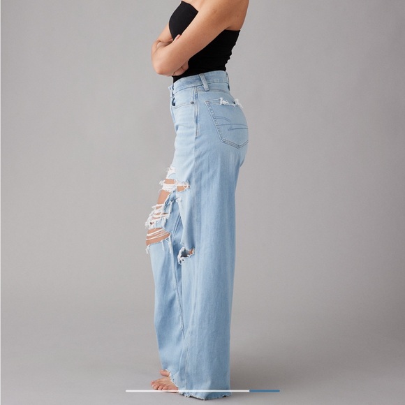 AE Dreamy Drape Stretch Curvy Super High-Waisted
Ripped Baggy Wide-Leg Jean - Picture 3 of 9